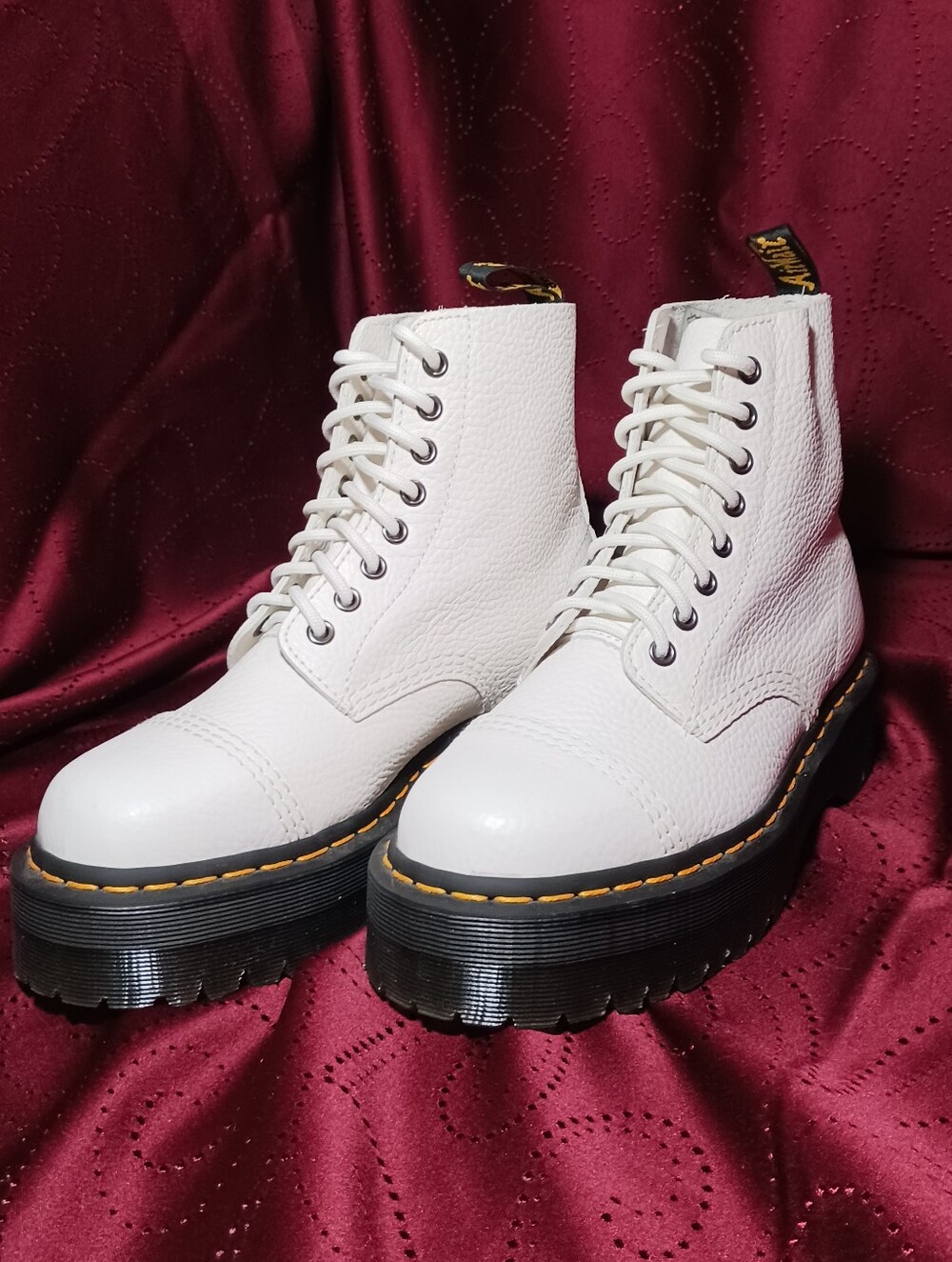 🤍 Dr. Martens White Pebbled Leather Boots Women’s US 8 🤍 - Picture 11 of 14